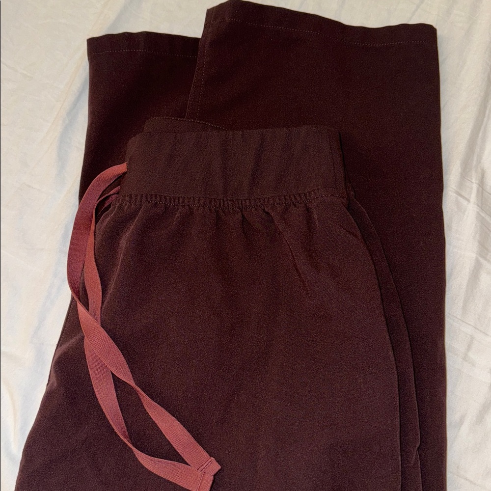 Women's espresso high waisted Livingston - petite scrub pants - Picture 7 of 9